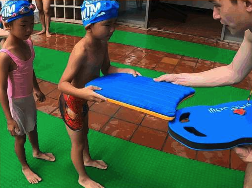 暑期游泳課程簡介 - 東方游泳中心