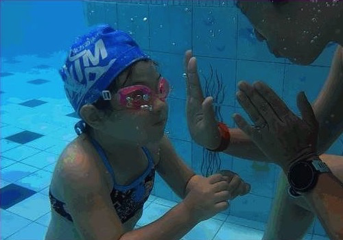 兒童暑期游泳課程 - 東方游泳中心